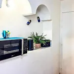 200 M A Pied Terrasse Vue Salins Bus Pour Iles Hyeres