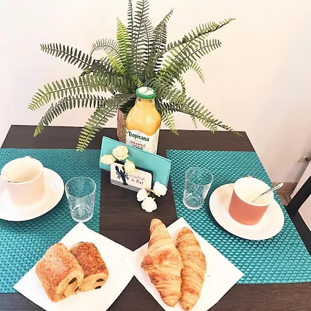 Apartment 200 M A Pied Terrasse Vue Salins Bus Pour Iles