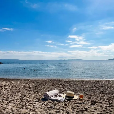 Apartamento 200 M A Pied Terrasse Vue Salins Bus Pour Iles Hyères